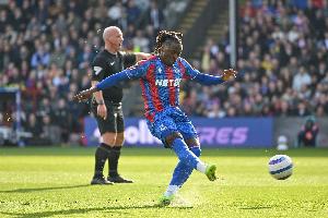 乐鱼电竞平台-记者:埃泽将进入欧协联附加赛名单,他堪称职业精神的典范